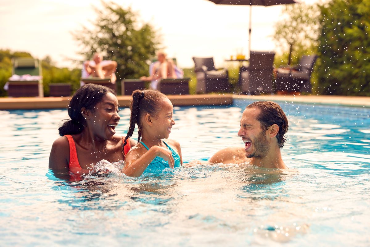 Freibad-Knigge im Enzkreis: So genießt du die Badesaison ent